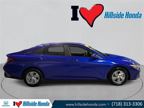 2024 Hyundai ELANTRA SE