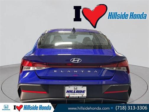 2024 Hyundai ELANTRA SE