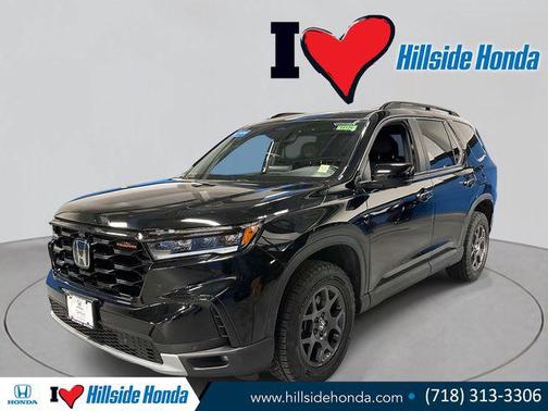 Crystal Black Pearl 2023 Honda Pilot TrailSport