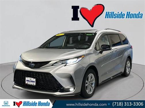 2023 Toyota Sienna XSE 7 Passenger