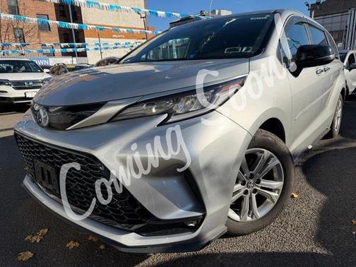 2023 Toyota Sienna XSE 7 Passenger