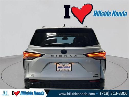 2023 Toyota Sienna XSE 7 Passenger