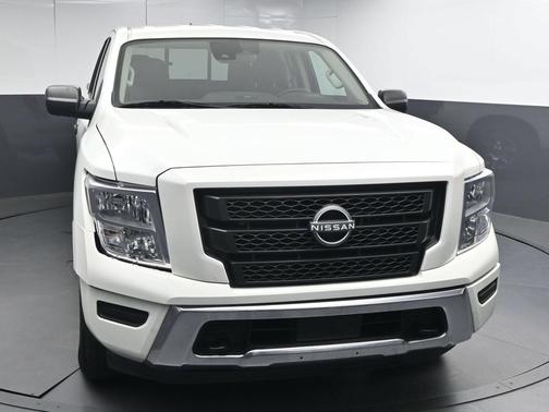 Glacier White 2024 Nissan Titan SV