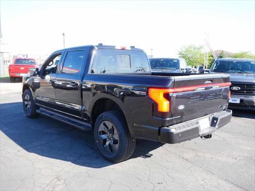 2025 Ford F-150 Lightning LARIAT