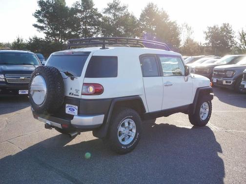 2013 Toyota FJ Cruiser Base