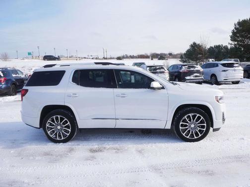 2022 GMC Acadia Denali