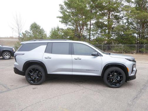 Sterling Gray Metallic 2024 Chevrolet Traverse RS