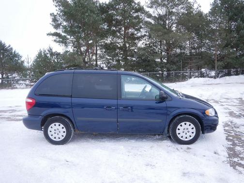 2006 Chrysler Town & Country Base