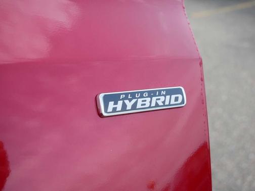 2025 Ford Escape PHEV SE