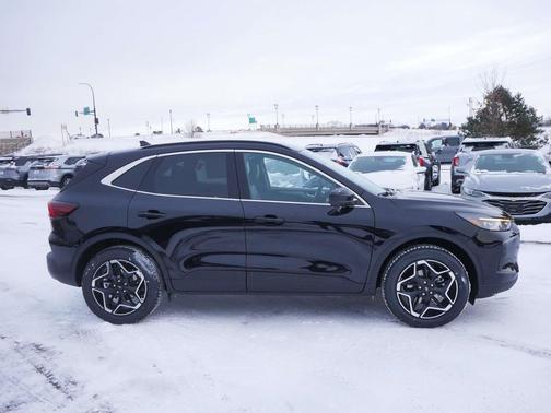 2026 Ford Escape Platinum