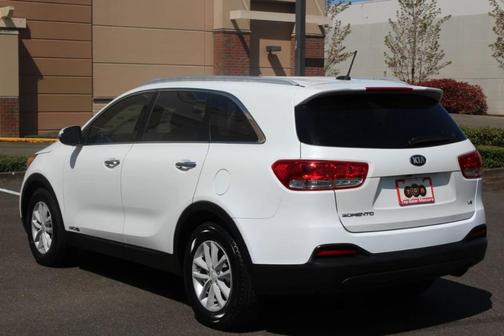 Snow White Pearl 2016 Kia Sorento LX