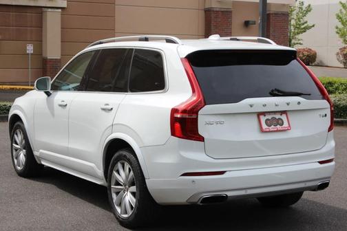 Ice White 2016 Volvo XC90 T6 Momentum
