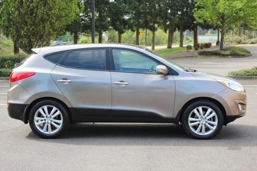 Chai Bronze 2013 Hyundai TUCSON Limited