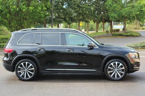 Midnight Black 2021 Mercedes-Benz GLB 250 Base 4MATIC