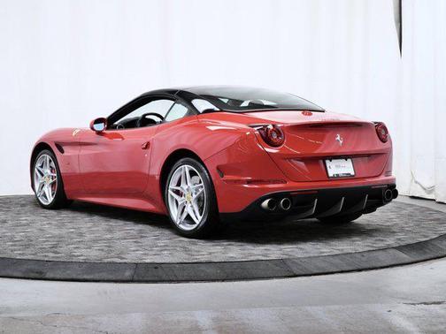 2017 Ferrari California T