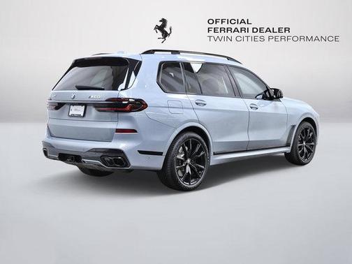 2025 BMW X7 M60i