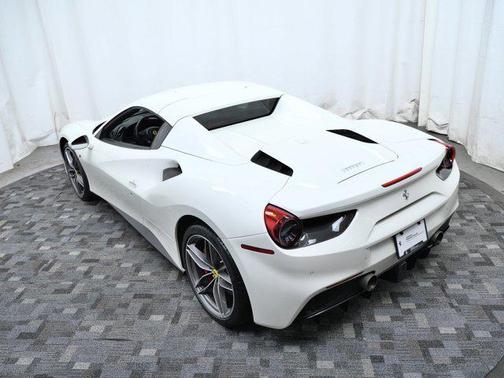 2019 Ferrari 488 Spider Base