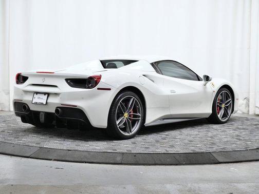 2019 Ferrari 488 Spider Base