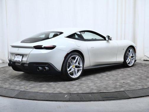 2021 Ferrari Roma Base