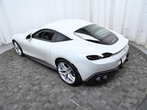 2021 Ferrari Roma Base