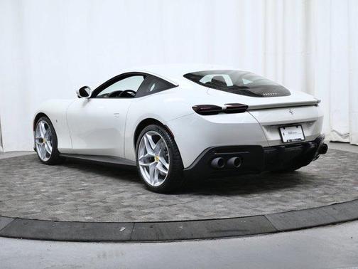 2021 Ferrari Roma Base