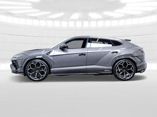 2023 Lamborghini Urus Performante