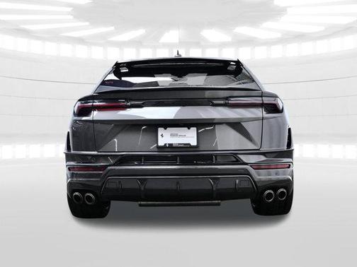 2023 Lamborghini Urus Performante