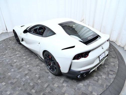 2019 Ferrari 812 Superfast Base