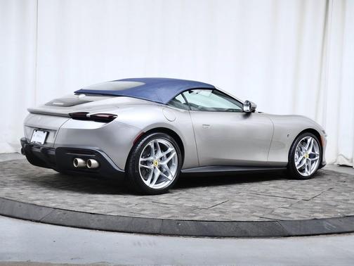 Aluminum Lucido 2024 Ferrari Roma Spider Base