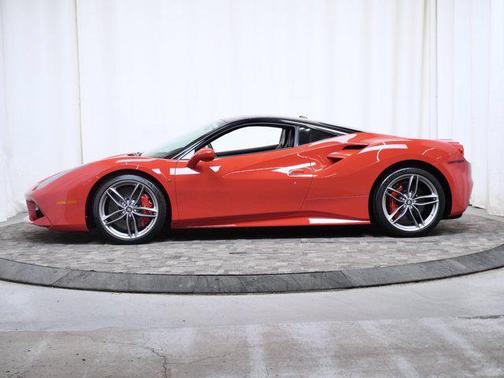 Rosso Corsa 2016 Ferrari 488 GTB Base
