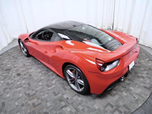 Rosso Corsa 2016 Ferrari 488 GTB Base