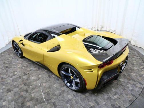 2022 Ferrari SF90 Spider Base