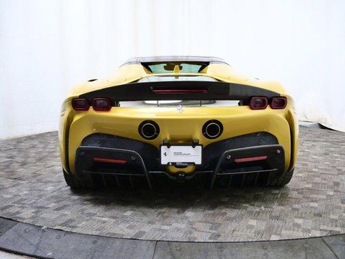 2022 Ferrari SF90 Spider Base