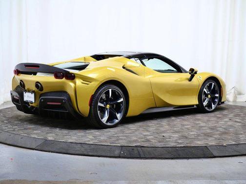 2022 Ferrari SF90 Spider Base