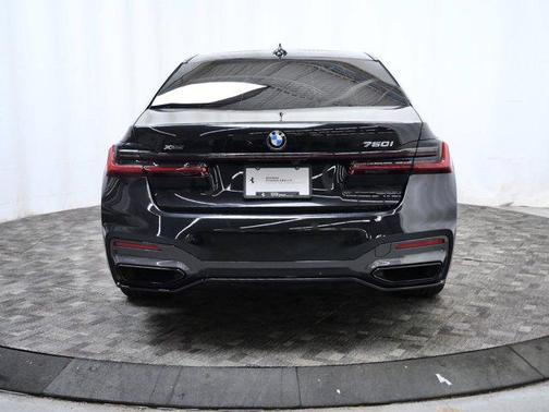 2022 BMW 750 i xDrive