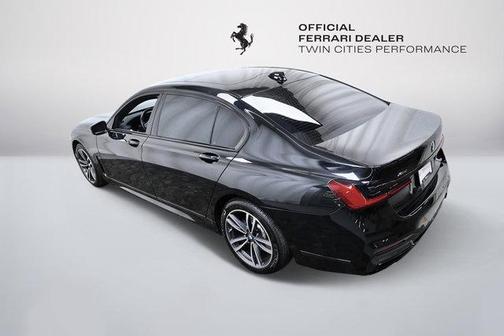 2022 BMW 750 i xDrive