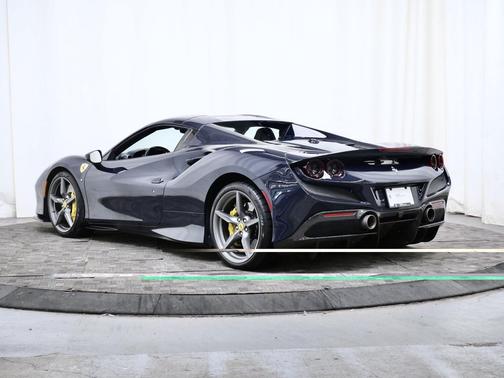 Blu Pozzi 2022 Ferrari F8 Spider Base