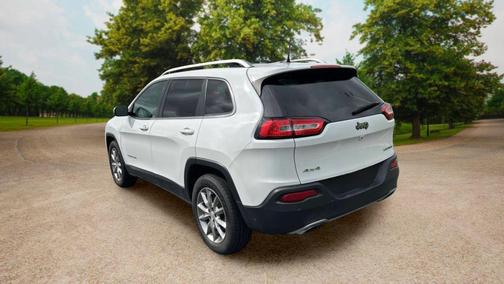 White 2018 Jeep Cherokee Limited