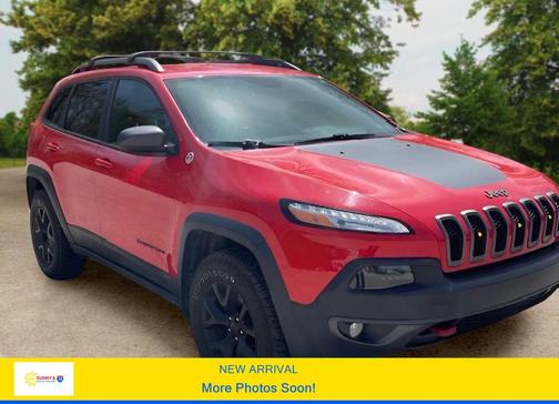 Red 2017 Jeep Cherokee Sport