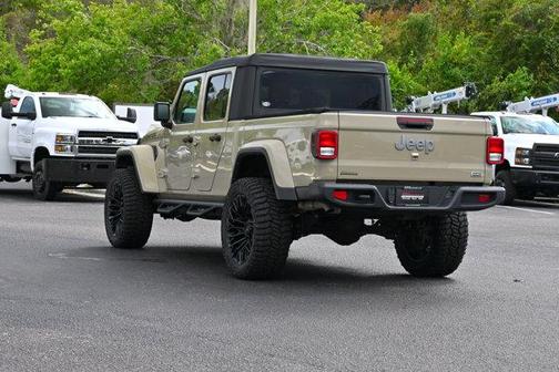 2022 Jeep Gladiator Overland