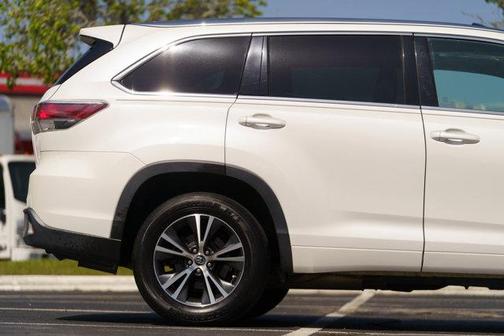 Blizzard Pearl 2016 Toyota Highlander XLE
