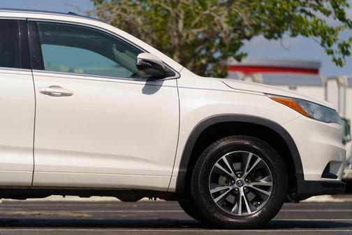 Blizzard Pearl 2016 Toyota Highlander XLE