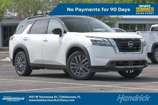 2 Tone White / Black Roof 2023 Nissan Pathfinder SL