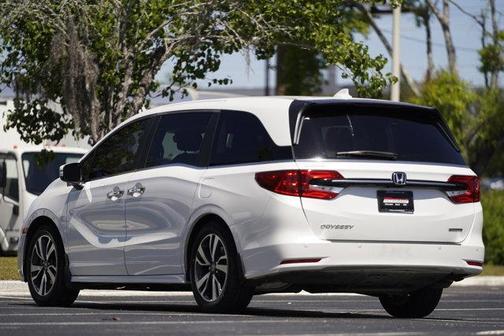 Platinum White Pearl 2024 Honda Odyssey Touring