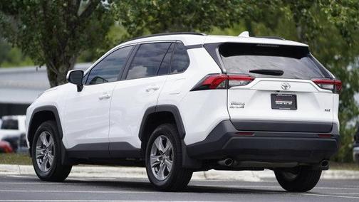 Ice 2024 Toyota RAV4 XLE