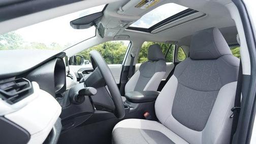 Ice 2024 Toyota RAV4 XLE