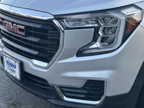 Quicksilver Metallic 2022 GMC Terrain SLE