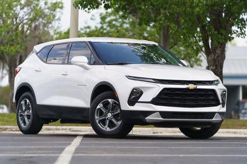 Iridescent Pearl Tricoat 2024 Chevrolet Blazer LT