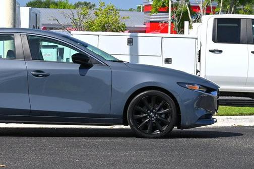 2023 Mazda Mazda3 2.5 S Carbon Edition