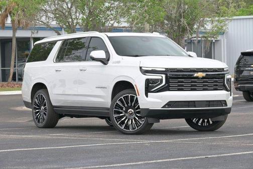 Iridescent Pearl Tricoat 2025 Chevrolet Suburban High Country